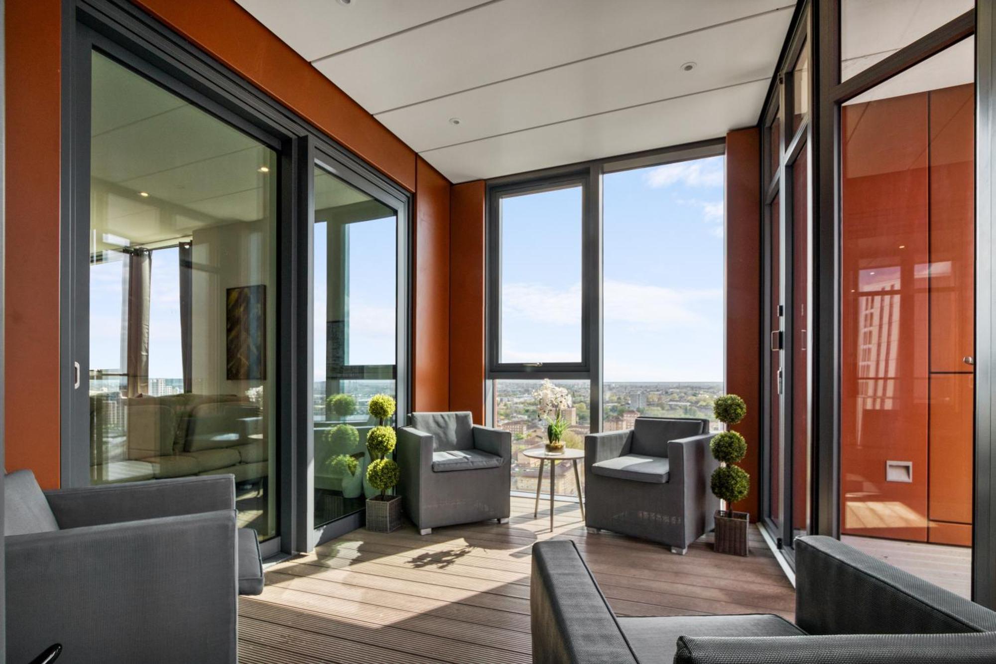 Ferienwohnung Stunning 360º View Luxurious Penthouse London Exterior foto